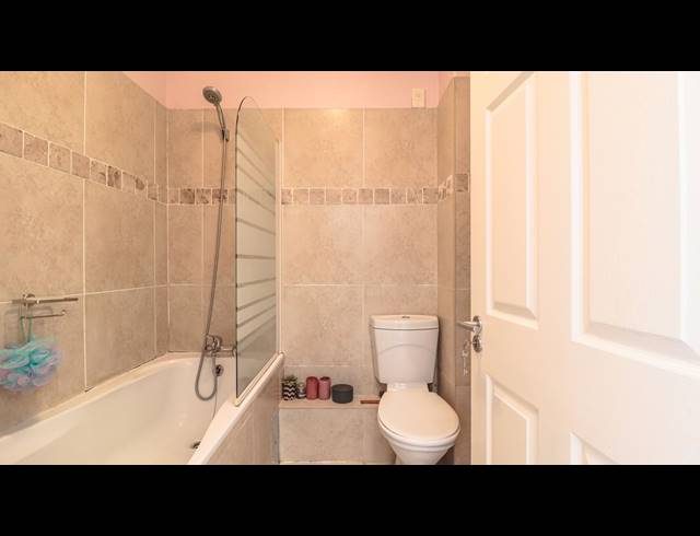 2 BEDROOM APARTMENT FOR SALE IN UMHLANGA RIDGE